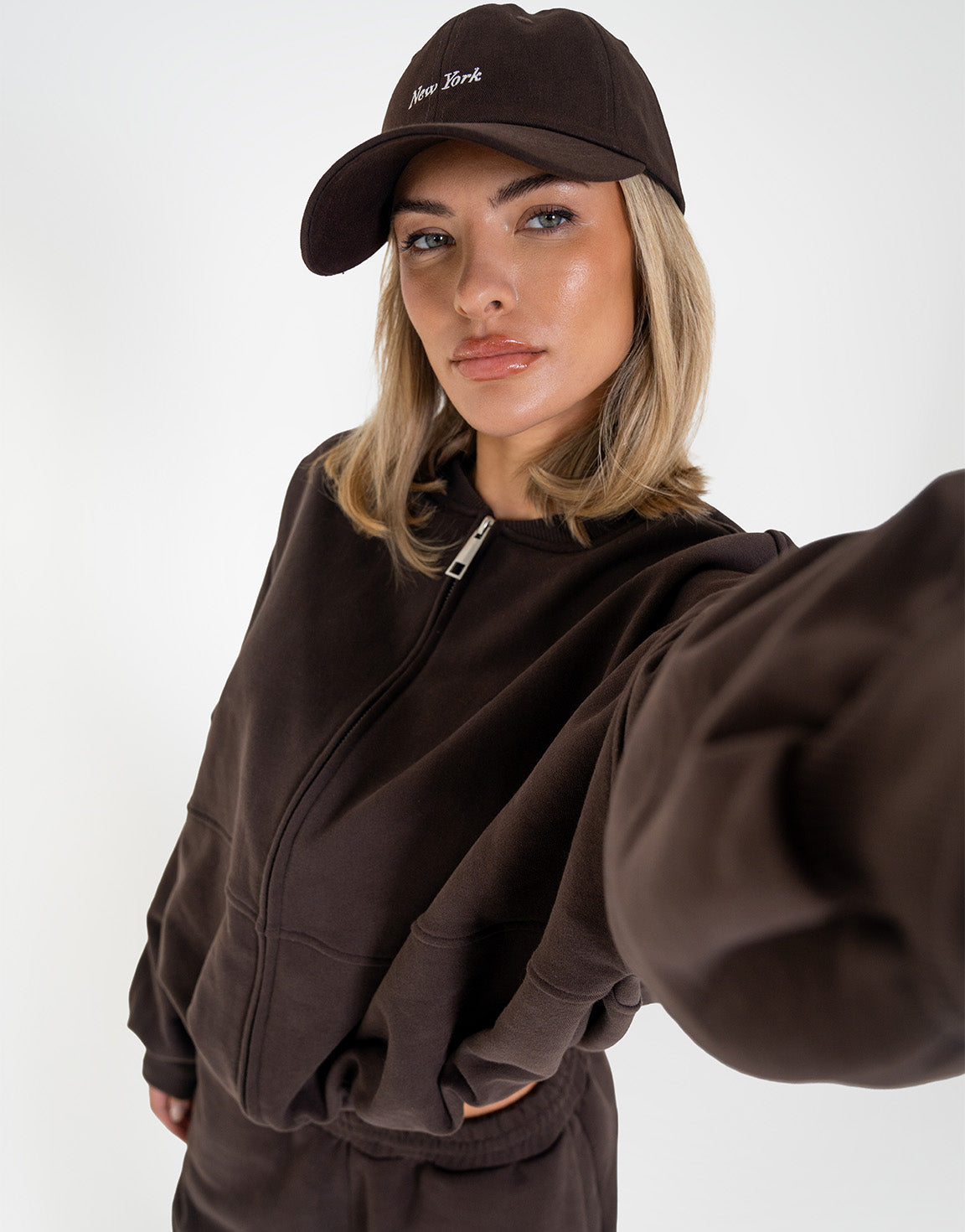 Dark Brown New York - Pet