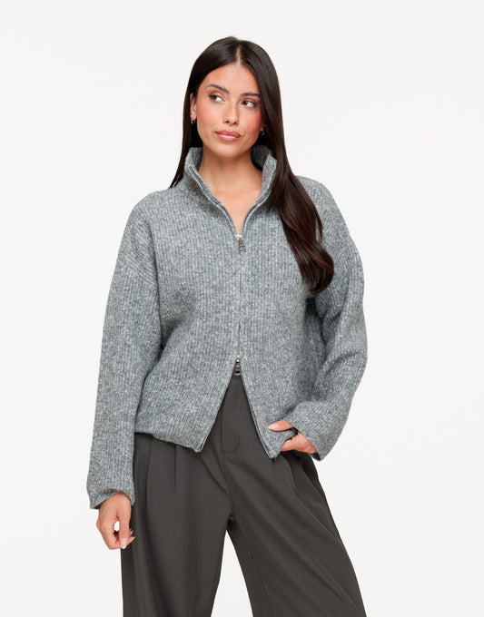 GRIJS-GEBREID-VEST-MET-RITS-DAMES-VOORAANZICHT-4