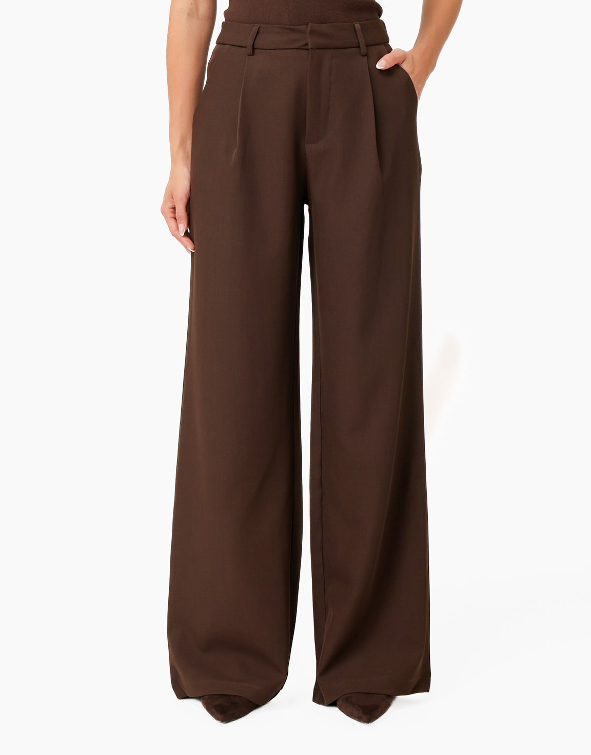 KLEDIG-DONKERBRUINE-WIJDE-PASVORM-PANTALON-03