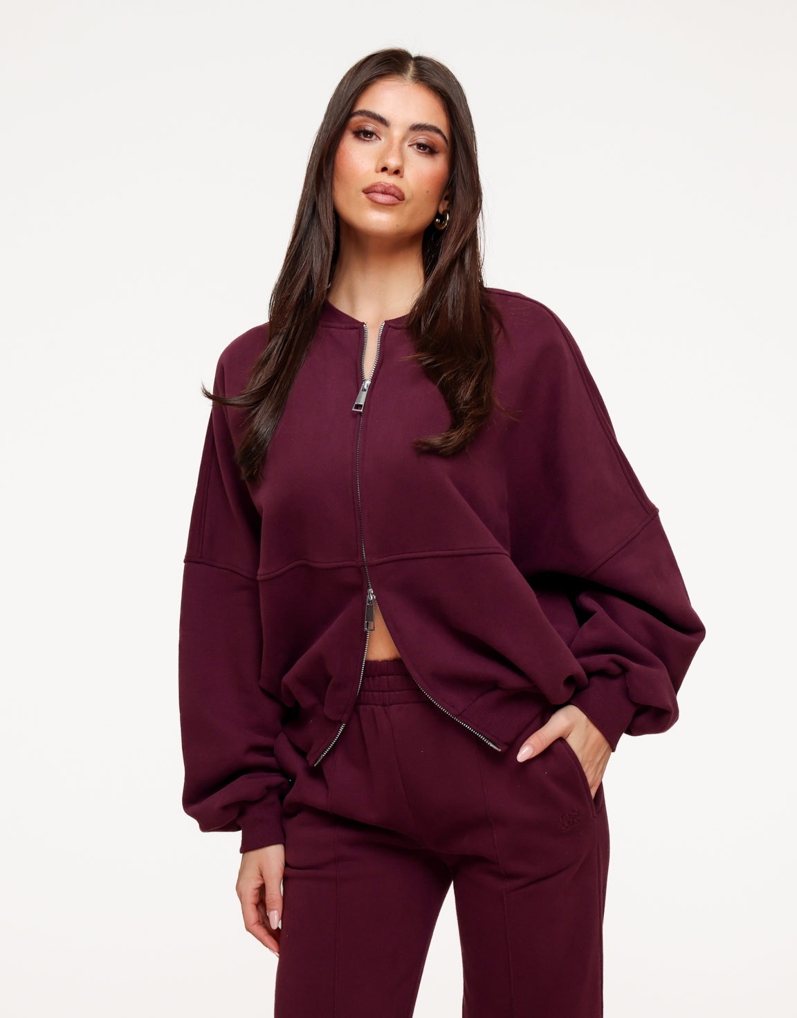 KLEDING-AUBERGINE-JOGGING-RITS-VEST-AUBERGINE-JOGGING-BROEK-03