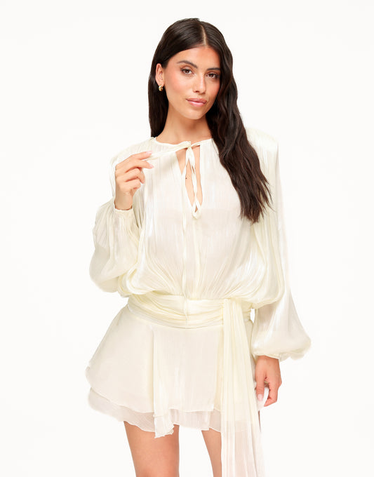 KLEDING-BEIGE-SATIJNEN-GEDRAPEERDE-LANGE-MOUWEN-JURK-03