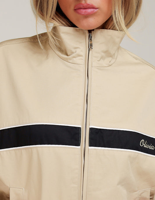 KLEDING-BEIGE-TRACK-JAS-01