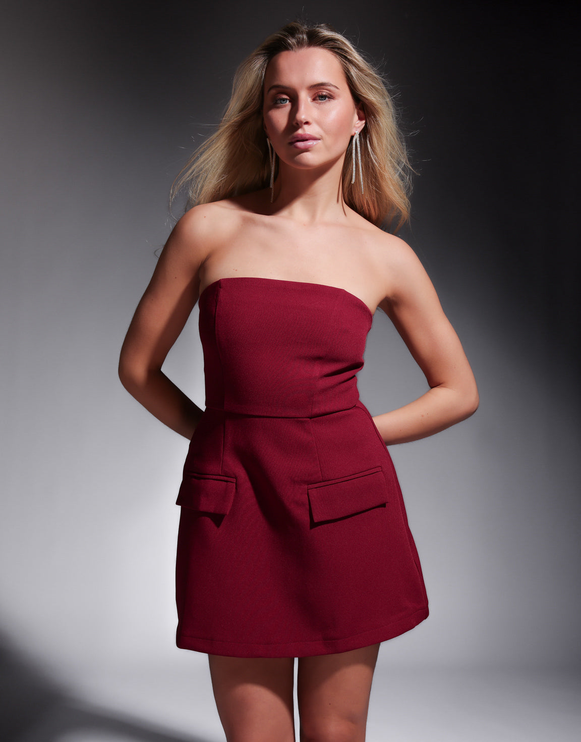 Burgundy Rode Strapless Uitlopende - Jurk