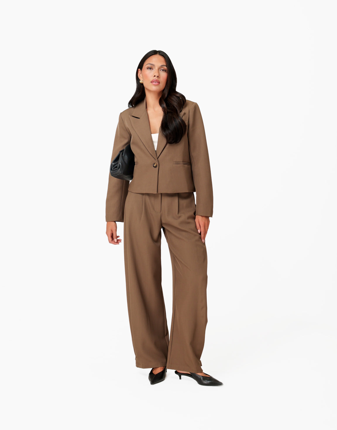 KLEDING-BRUINE-VHALS-CROPPED-BLAZER-SET-VOORAANZICHT.06_df9d5498-1626-4ff7-a379-db2fd58526b4