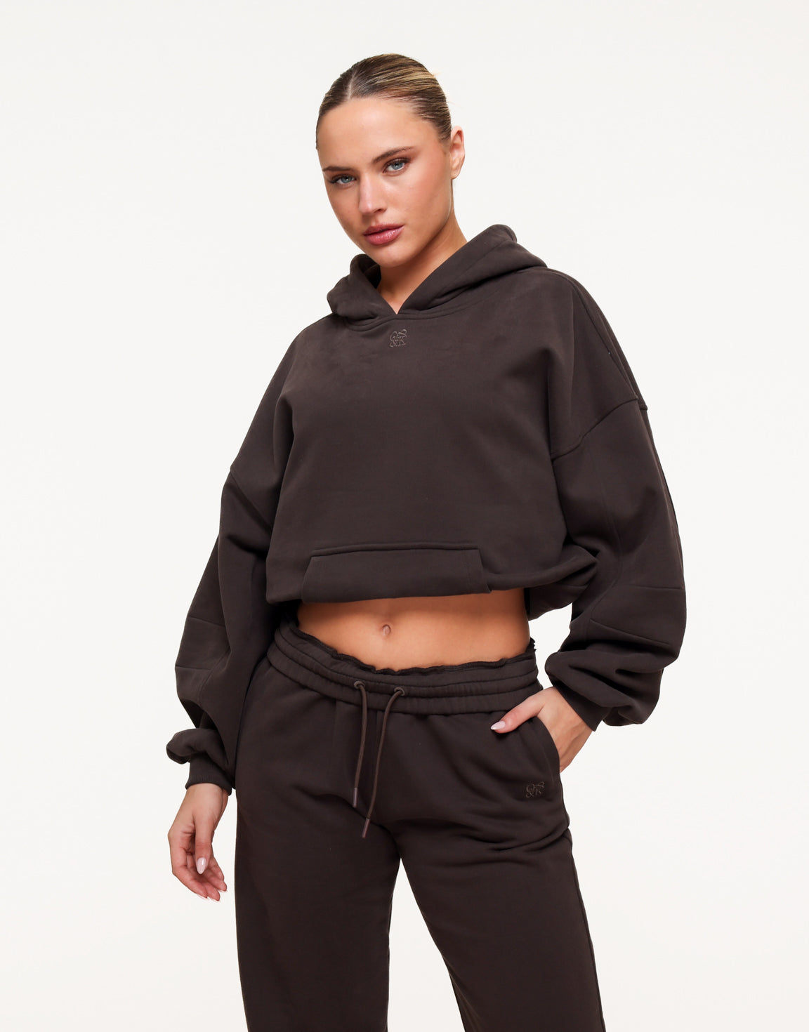 KLEDING-DONKERBRUINE-JOGGINGS-BROEK-HOODIE-WATERFLES-07