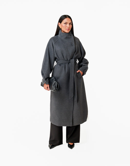 KLEDING-DONKERGRIJZE-LANGE-WOLLEN-CEINTUUR-JAS-VOORAANZICHT