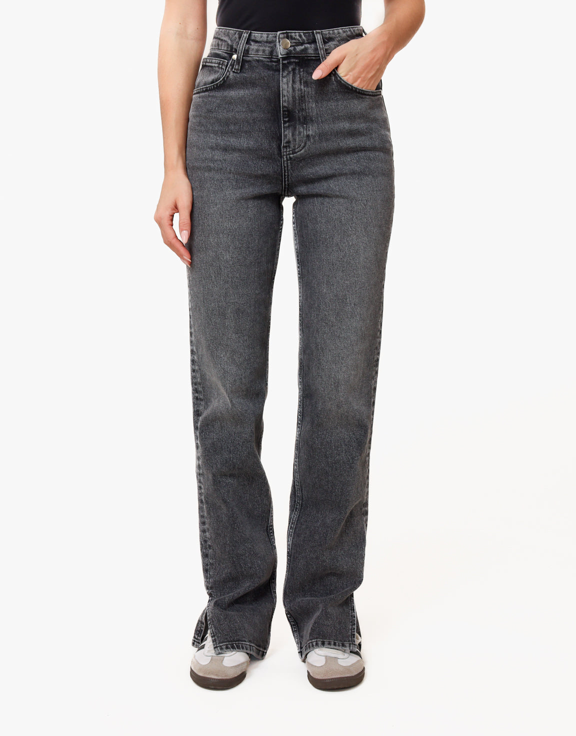 KLEDING-DONKERGRIJZE-WIJDE-TALL-PASVORM