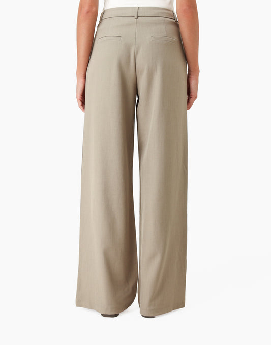KLEDING-LICHT-TAUPE-WIJDE-PASVORM-BROEK-01