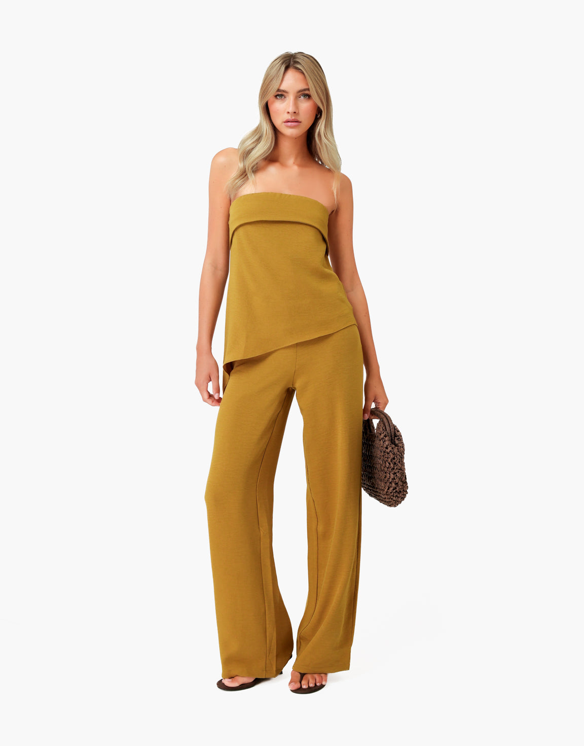 KLEDING-MOSTERD-GEEL-STRAPLESS-MODEL-TOP-WIJDE-BROEK-04