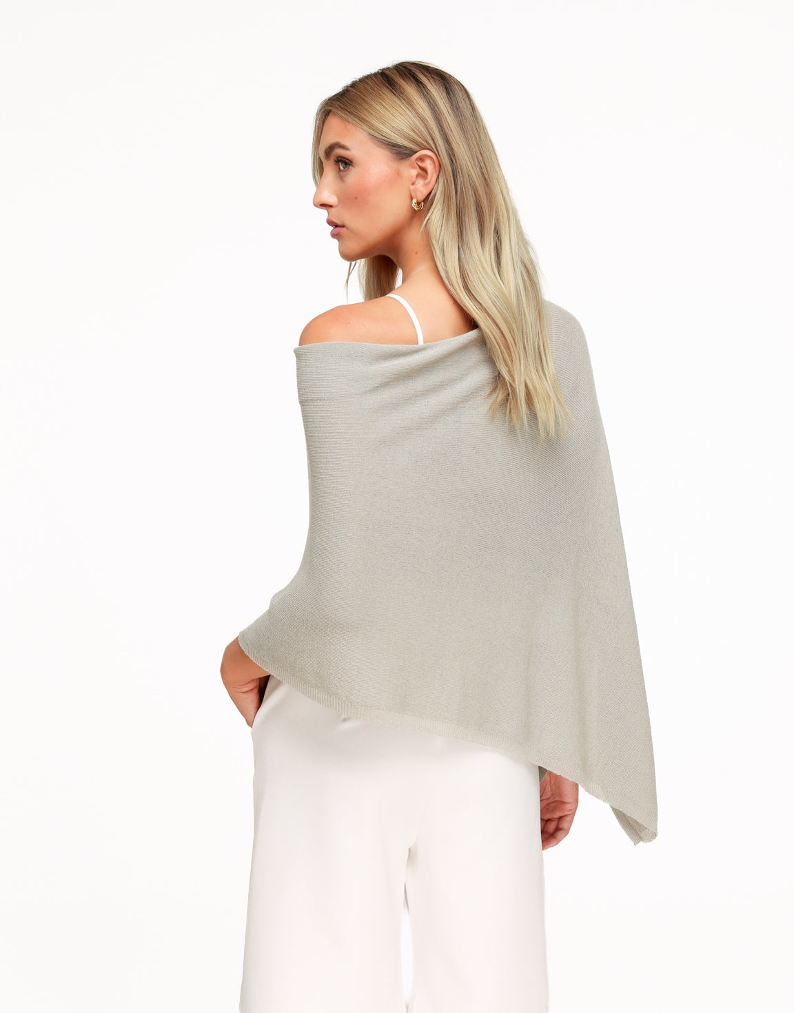KLEDING-TAUPE-OVERSLAG-CAPE-TOP-WITTE-EDIT-LANGE-SHORT-04