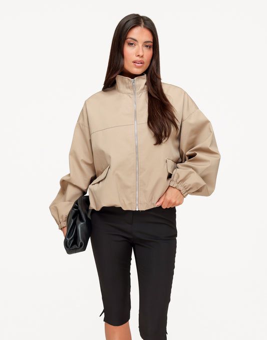 KLEDING-WEBSHOP-BEIGE-ELASTISCHE-ONDERKANT-JASJE-05