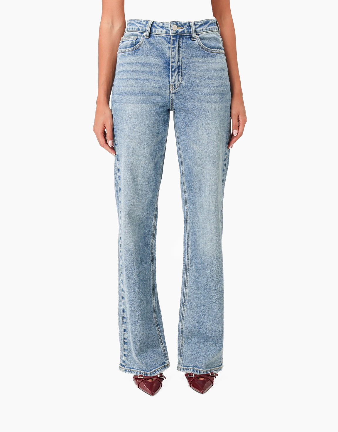 KLEDING-WEBSHOP-BLAUWE-RECHTE-PASVORM-SPIJKERBROEK-01
