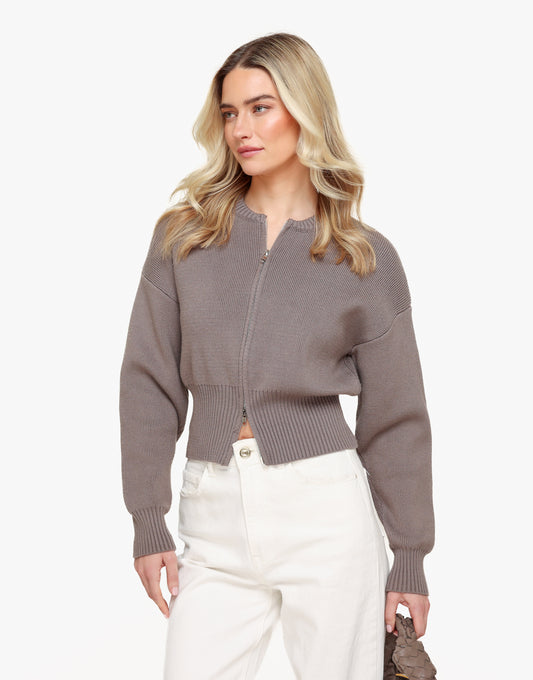 KLEDING-WEBSHOP-TAUPE-GEBREIDE-RITS-VEST-04