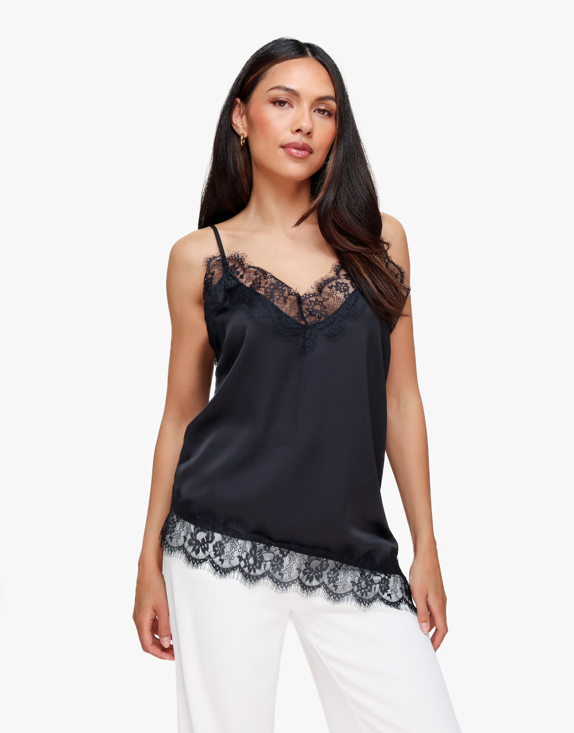 KLEDING-WEBSHOP-ZWARTE-SATIJNEN-SCHUINE-KANTEN-TOP-01