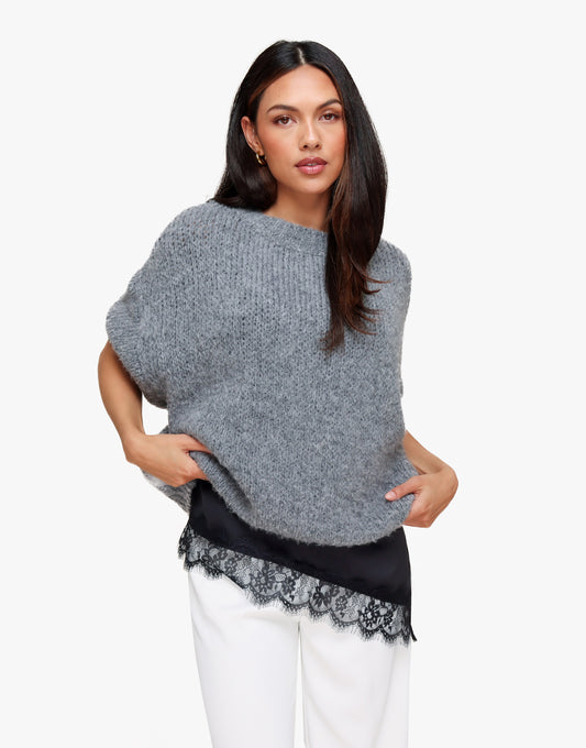 KLEDING-WEBSHOP-ZWARTE-SATIJNEN-SCHUINE-KANTEN-TOP-04