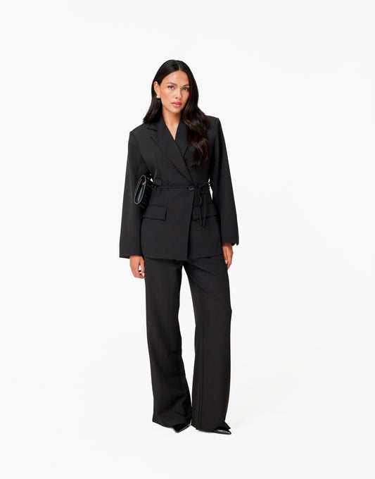 KLEDING-ZWARTE-CEINTUUR-BLAZER-PANTALON-VOORAANZICHT-04