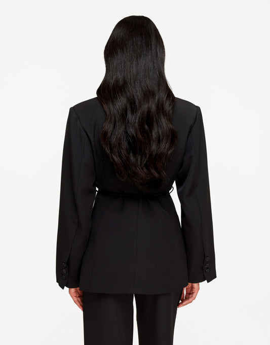 KLEDING-ZWARTE-CEINTUUR-BLAZER-ZWARTE-PANTALON-ACHTERAANZICHT-02