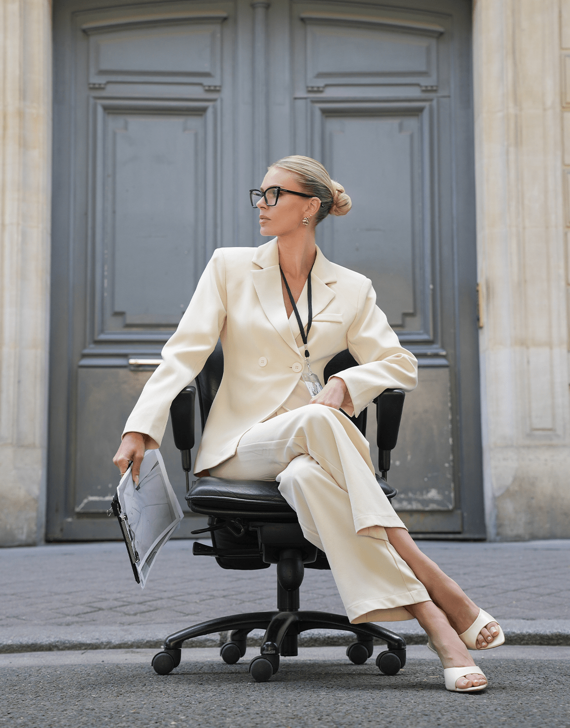 Beige Classic Getailleerde - Blazer - Olivia & Kate