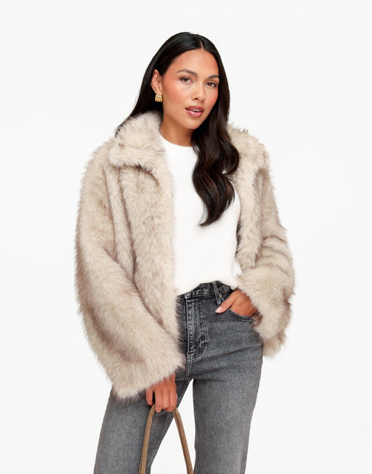 Beige Fluffy Hoge Kraag - Jas - Olivia & Kate