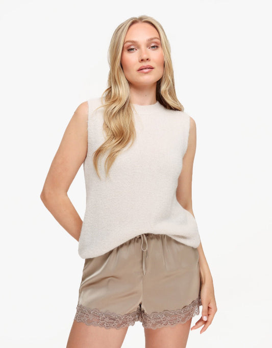 Beige Mouwloze Fluffy - Top - Olivia & Kate