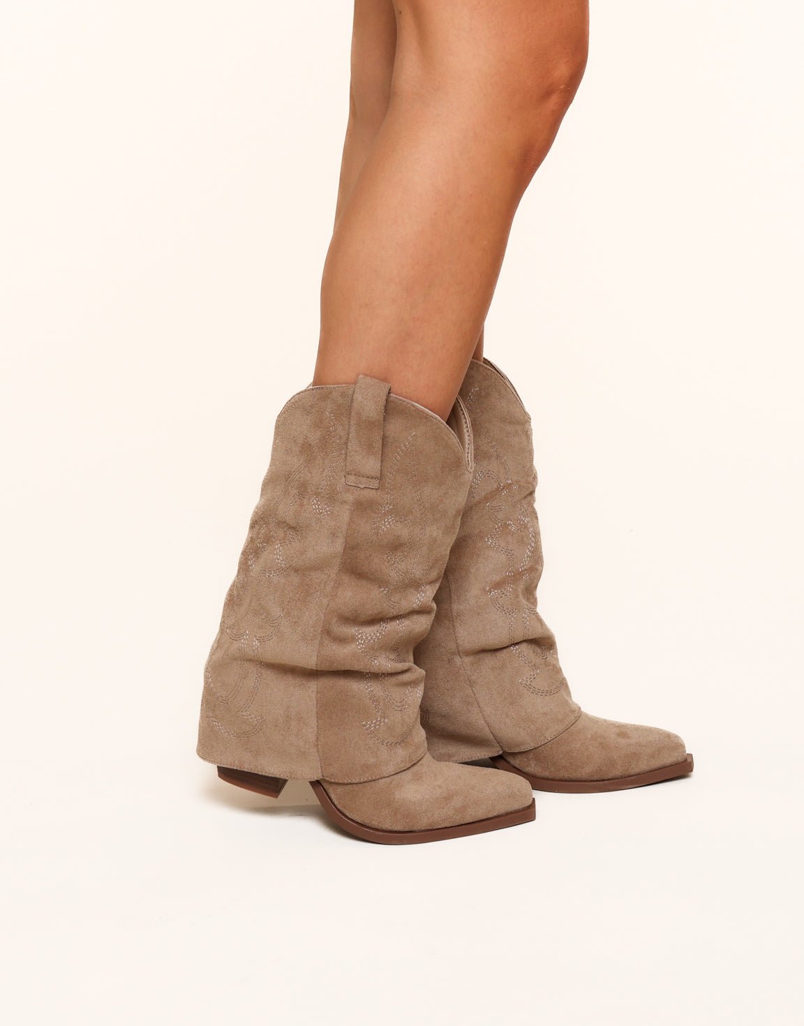 Beige Suede Overlap - Laarzen - Olivia & Kate