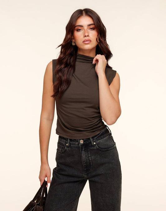 Bruine Geplooide Col SS - Top - Olivia & Kate