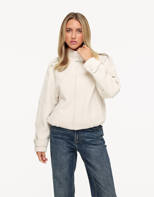Creme Puffy Mouw Details Elastische Onderkant - Jas - Olivia & Kate