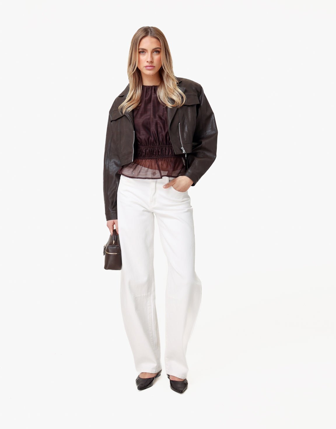 Donkerbruine PU Cropped Biker Jas + Witte Ballon Spijkerbroek - Set - Olivia & Kate