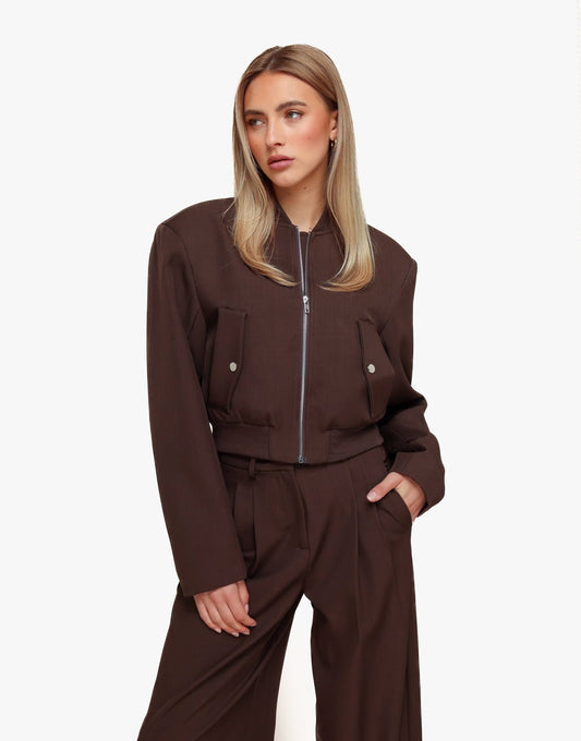 Donkerbruine Schouderpads Cropped Model - Jasje - Olivia & Kate