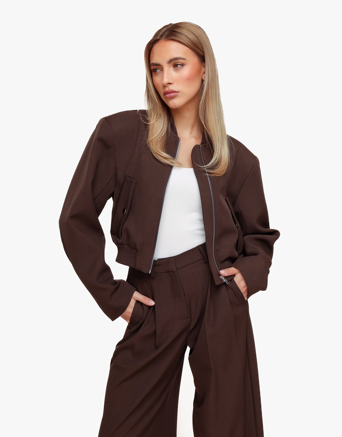 Donkerbruine Schouderpads Cropped Model - Jasje - Olivia & Kate