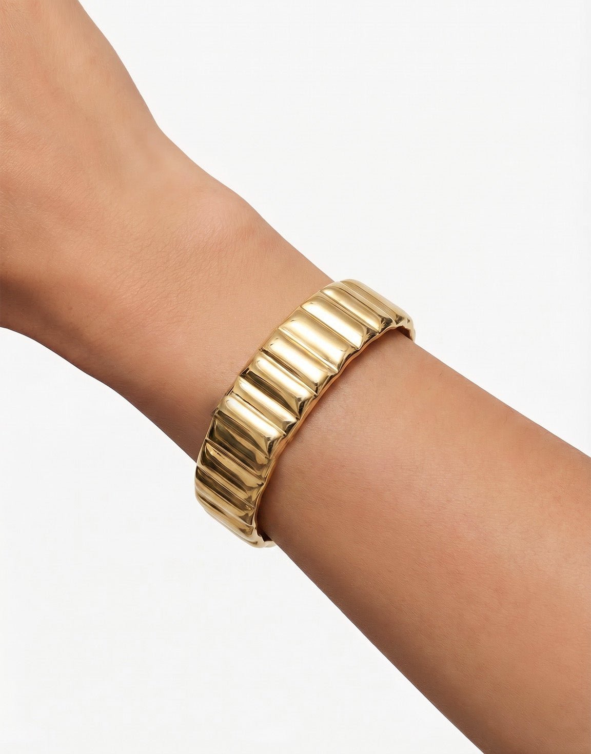 Gouden Grote Details Bangle - Armband - Olivia & Kate