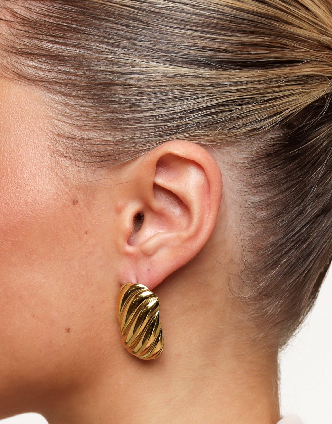 Gouden Rechthoekige Swirl - Oorbellen - Olivia & Kate