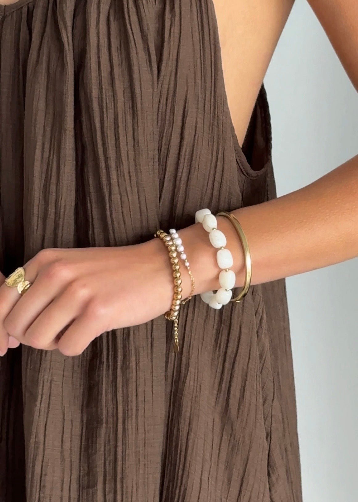 Gouden Ronde Kralen Elastische - Armband - Olivia & Kate