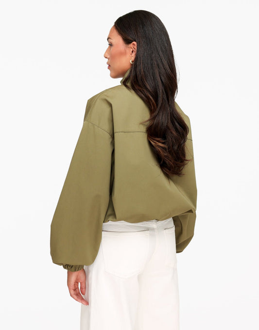 Khaki Puffy Elastische Onderkant - Jas - Olivia & Kate