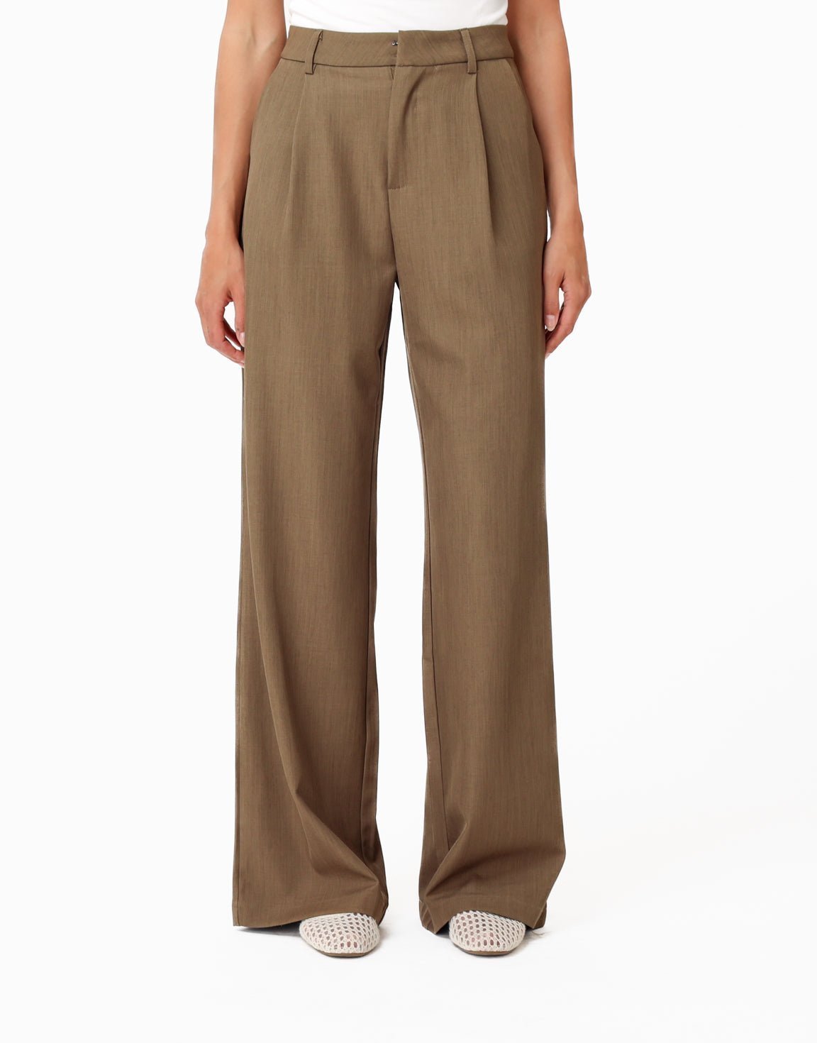Khaki Wijde Pantalon + Ecru Off Shoulder SS Trui - Set - Olivia & Kate