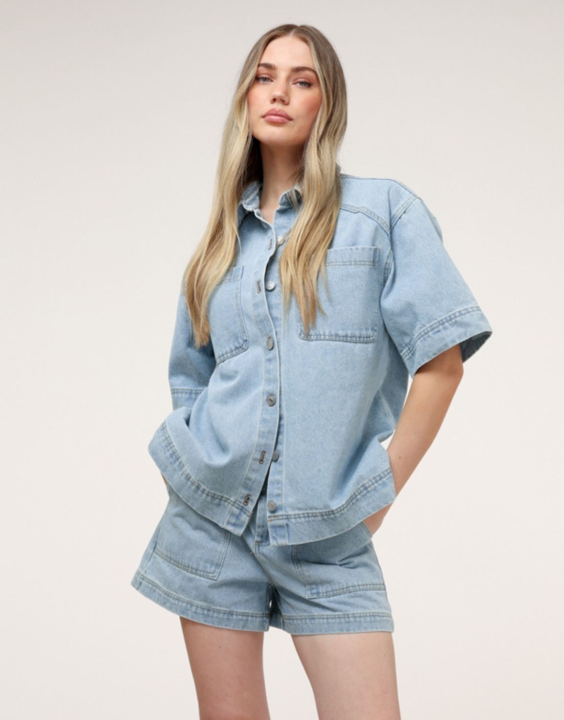 Lichtblauwe Denim SS - Blouse - Olivia & Kate
