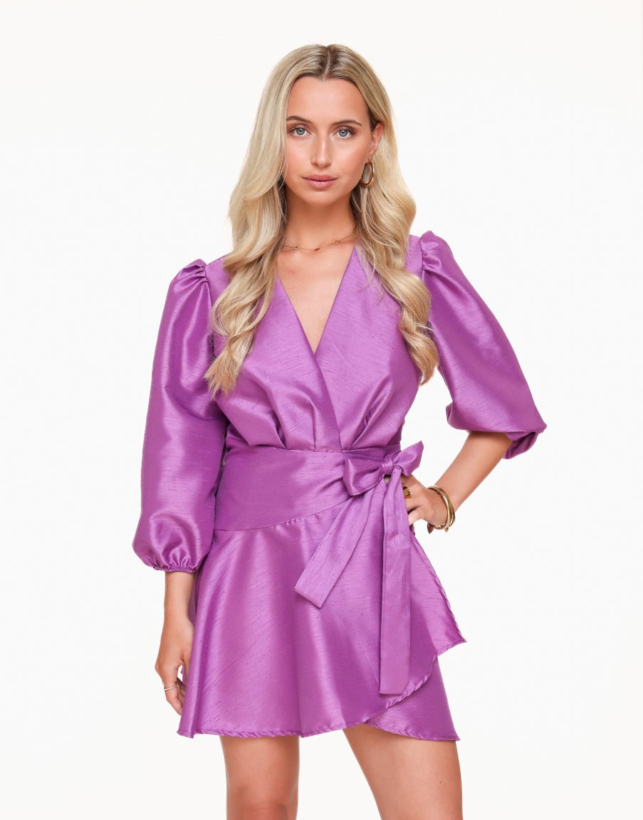 Paarse Satijnen Pofmouwen - Jurk - Olivia & Kate