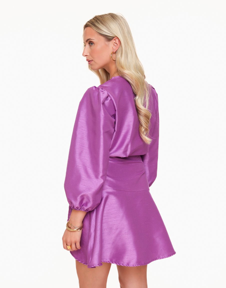 Paarse Satijnen Pofmouwen - Jurk - Olivia & Kate