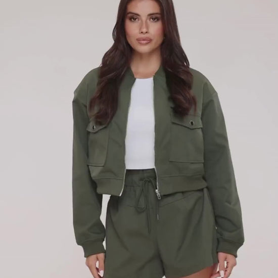 KLEDING-ARMY-GROENE-CROPPED-BOMBER-JAS-WIJDE-SHORT

