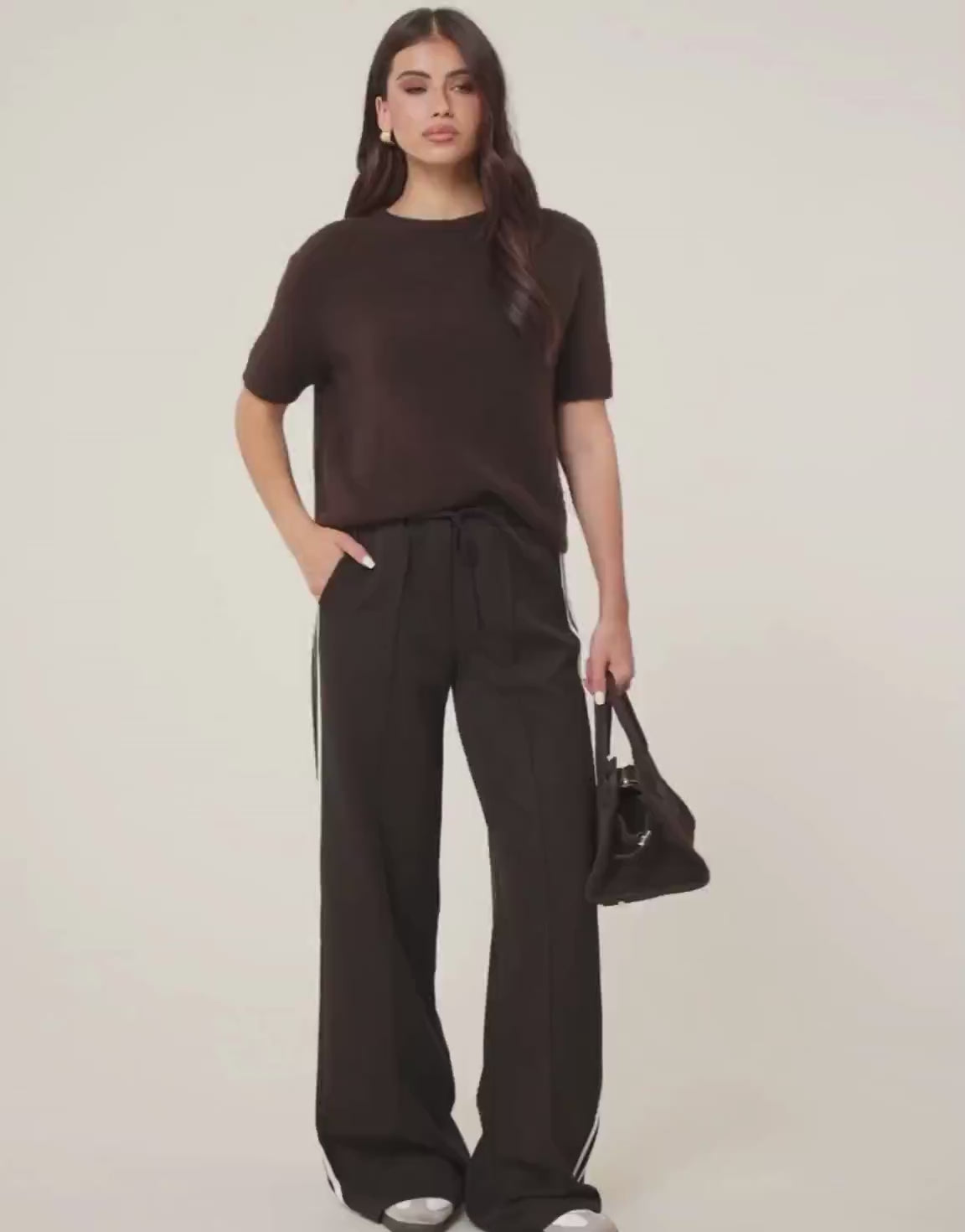 Donkerbruine Loszittende Witte Strepen - Broek