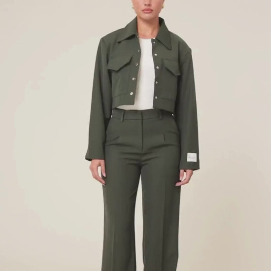 KLEDING-DONKERGROENE-STUDIO-SET_dbd97f03-48c0-4848-8cc8-29eca22256ed

