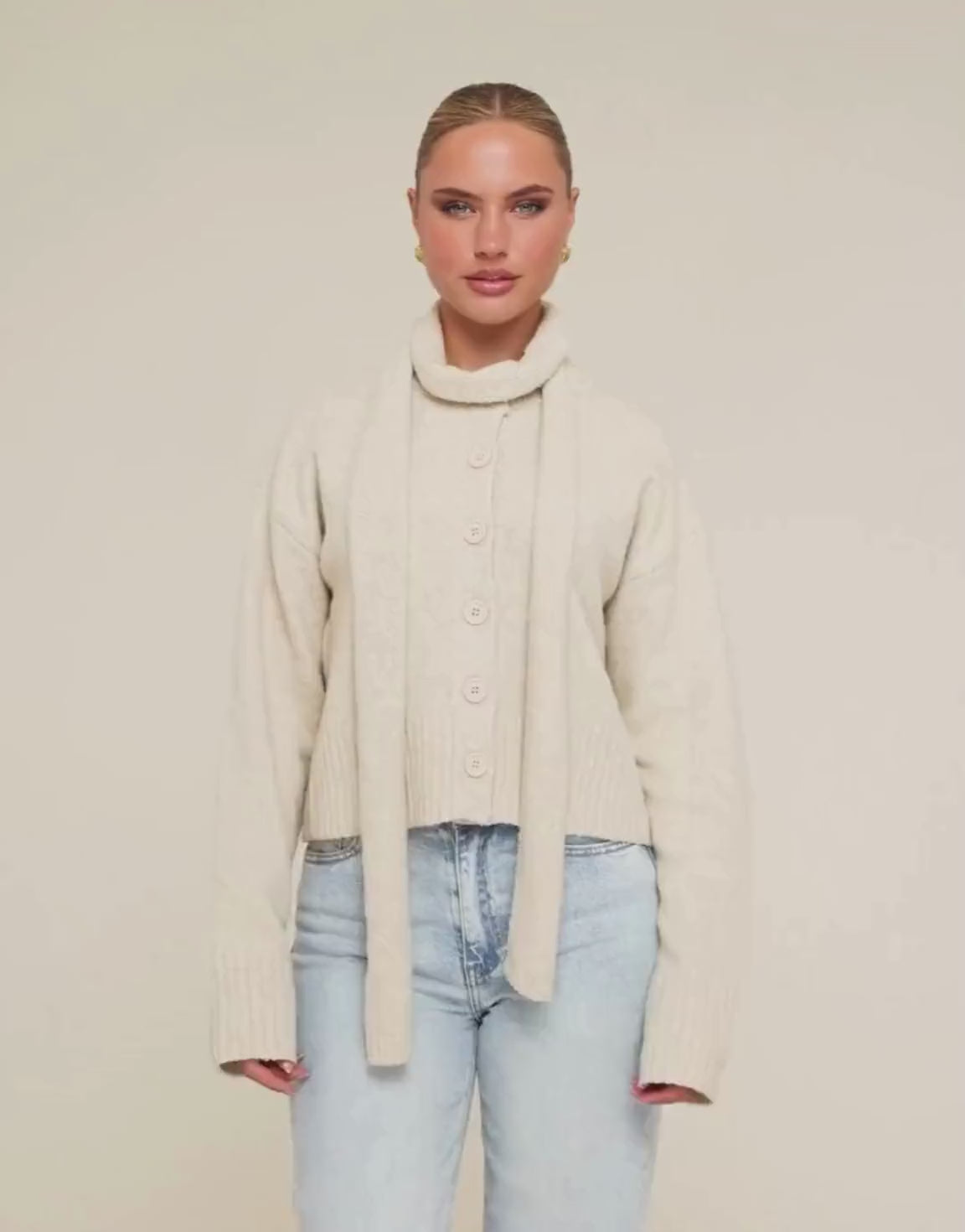 KLEDING-BEIGE-GEBREIDE-LS-VEST

