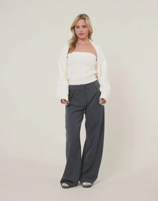 grijzeplooienpantalon:cremegebreidetubetopenvest