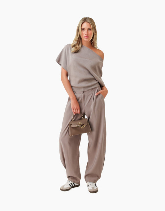 Taupe Gebreide Off Shoulder - Trui - Olivia & Kate
