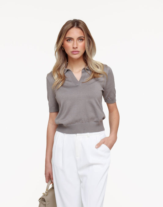 Taupe Gebreide SS Polo - Top - Olivia & Kate