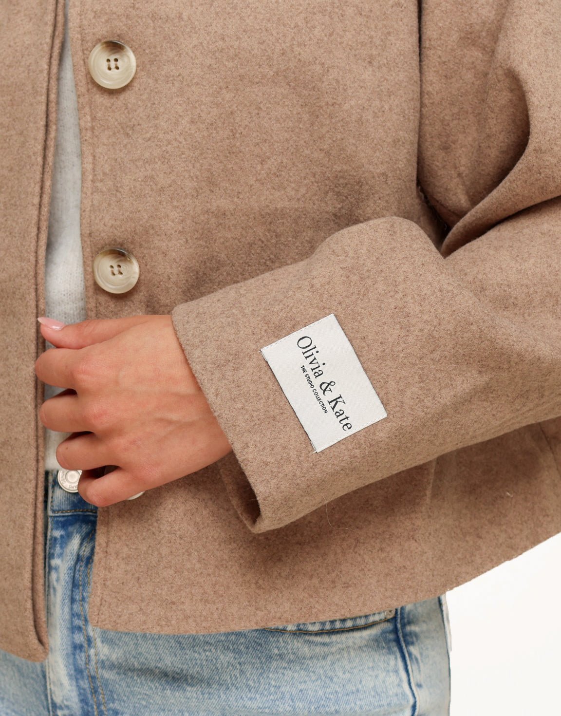Taupe Korte STUDIO Coat - Jas - Olivia & Kate