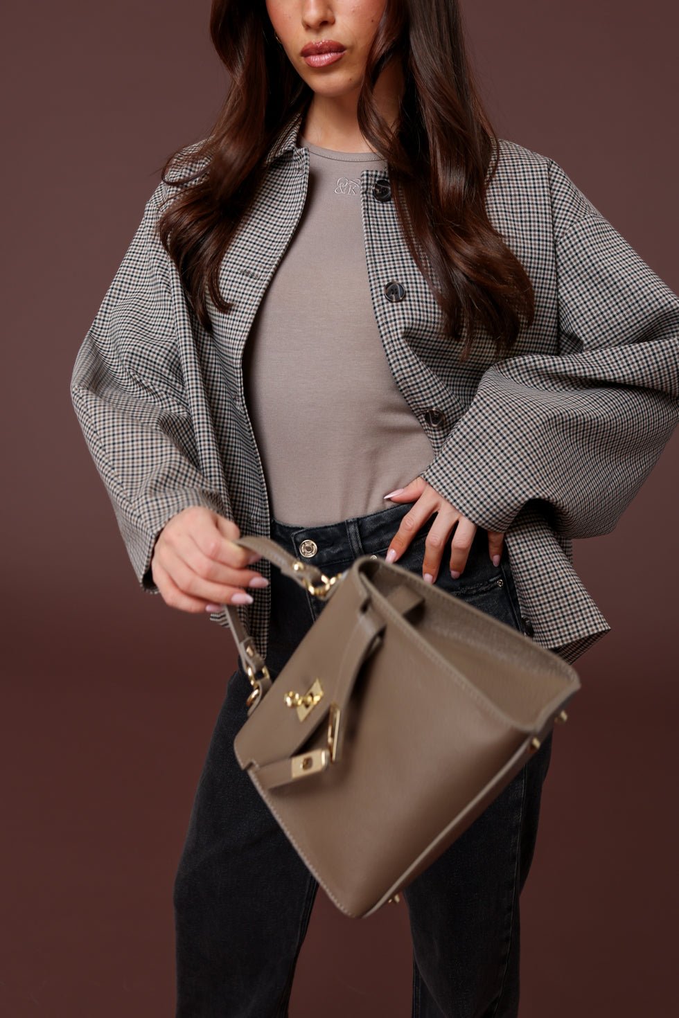 Taupe O&K Basic SS - Top - Olivia & Kate