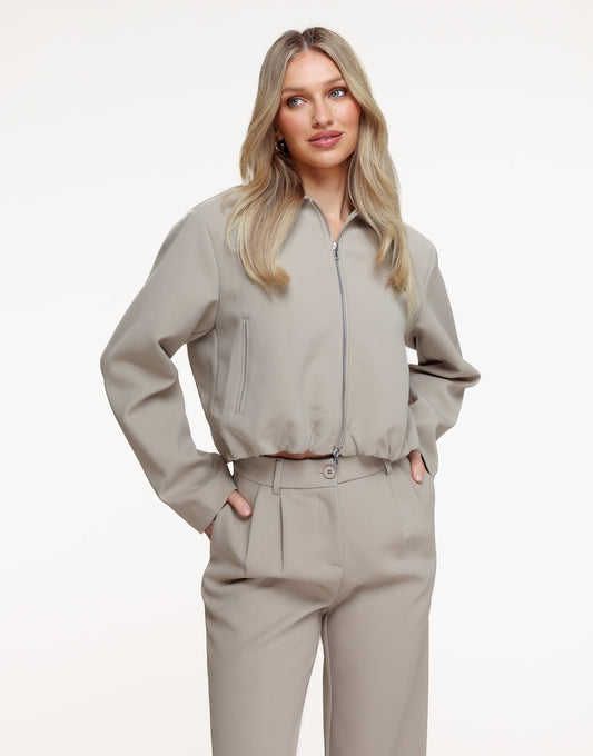 Taupe Premium Achterkant Detail - Jas - Olivia & Kate