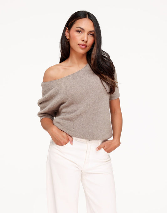 Taupe Zachte Of Shoulder SS - Trui - Olivia & Kate