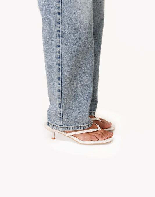 Witte Vierkante Basic Hakje - Teenslippers - Olivia & Kate